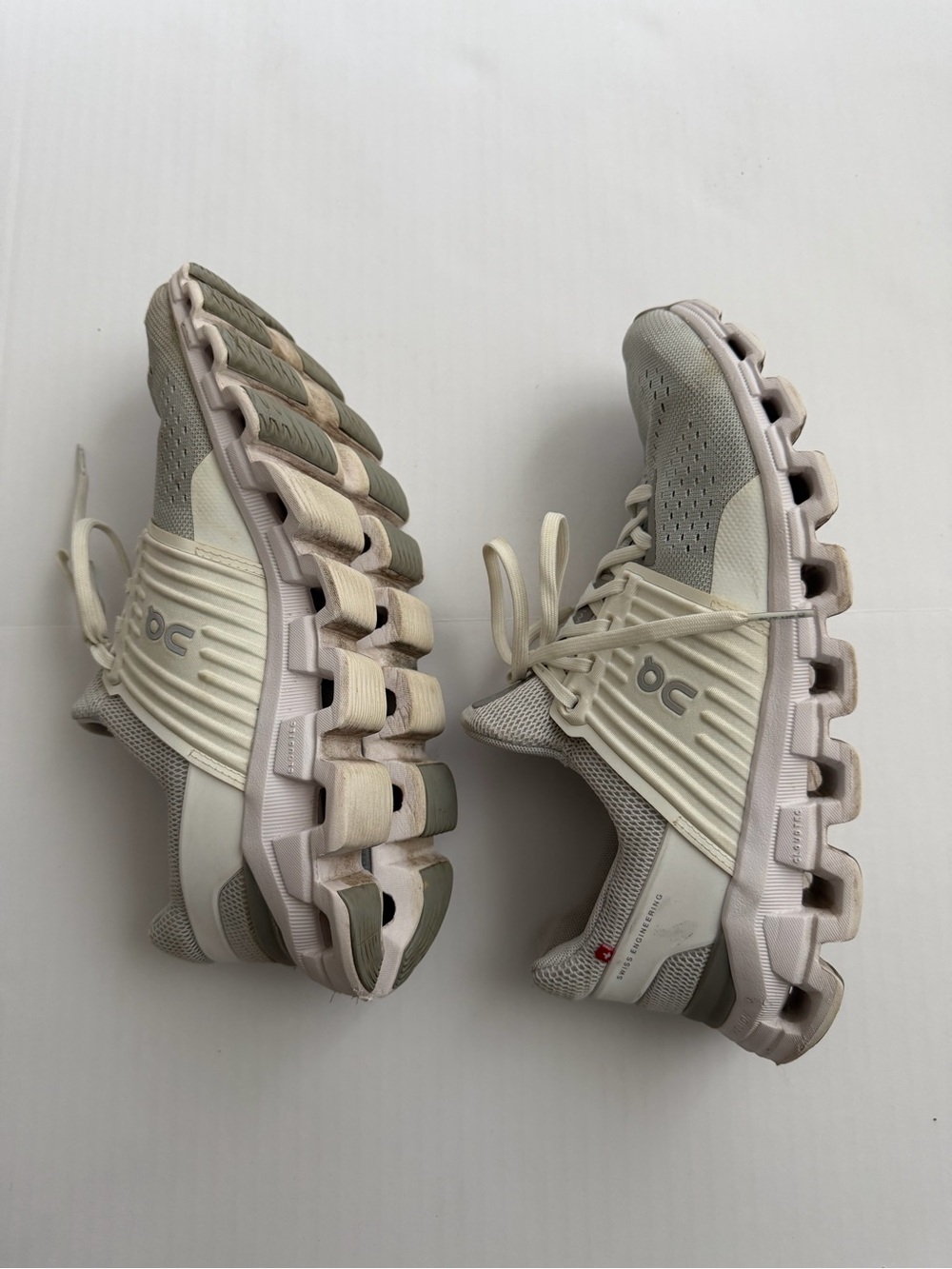 On Running Cloudswift Sneakers Women’s Size 9 White Gray Athletic Running Shoes - Picture 2 of 5
